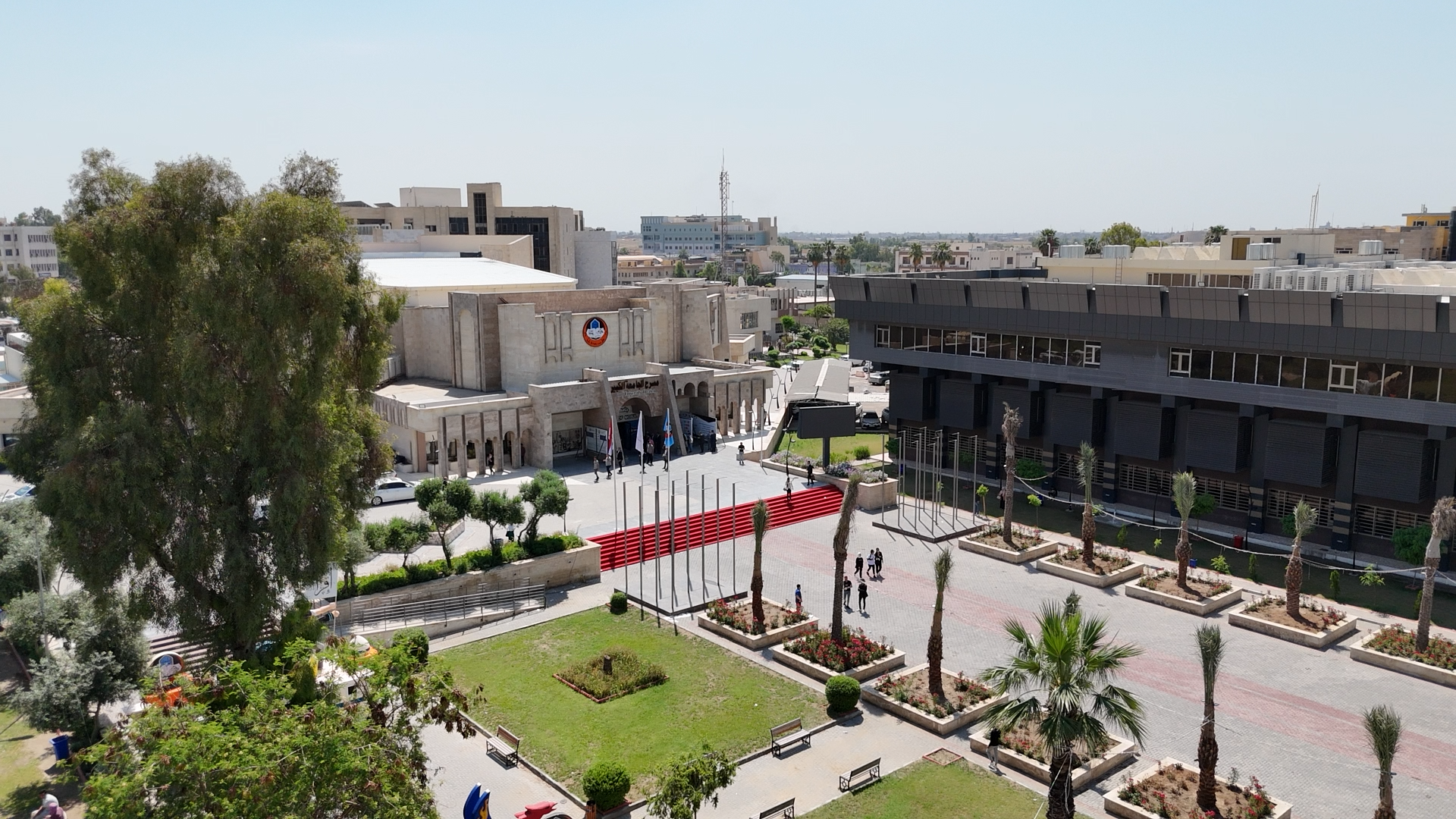 مسرح-الجامعة-الكبير-1 (1)